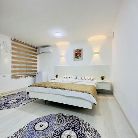 Abs Guest House أوش المظهر الخارجي الصورة