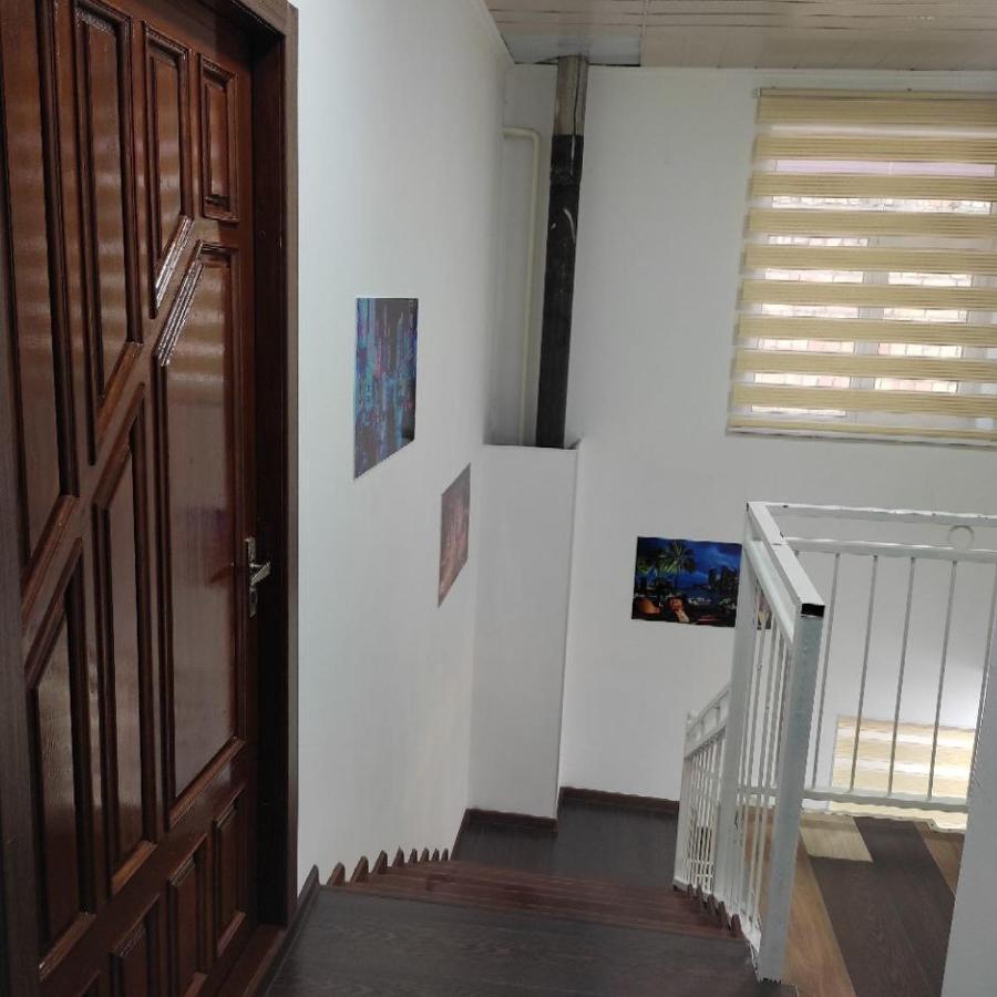 Abs Guest House أوش المظهر الخارجي الصورة