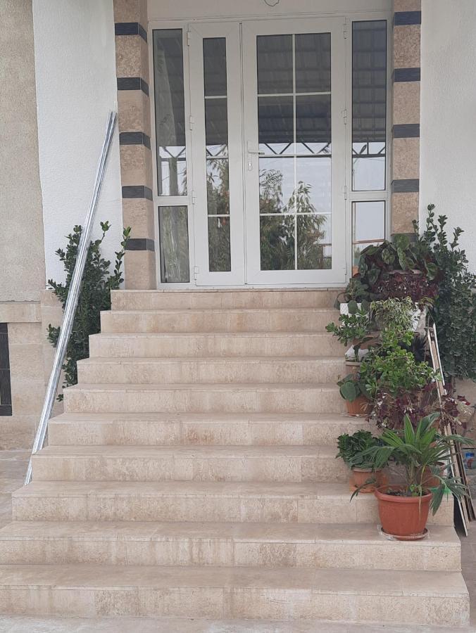 Abs Guest House أوش المظهر الخارجي الصورة