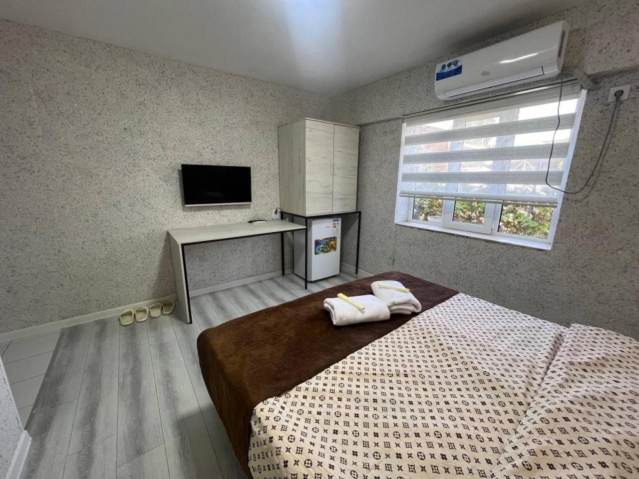 Abs Guest House أوش المظهر الخارجي الصورة