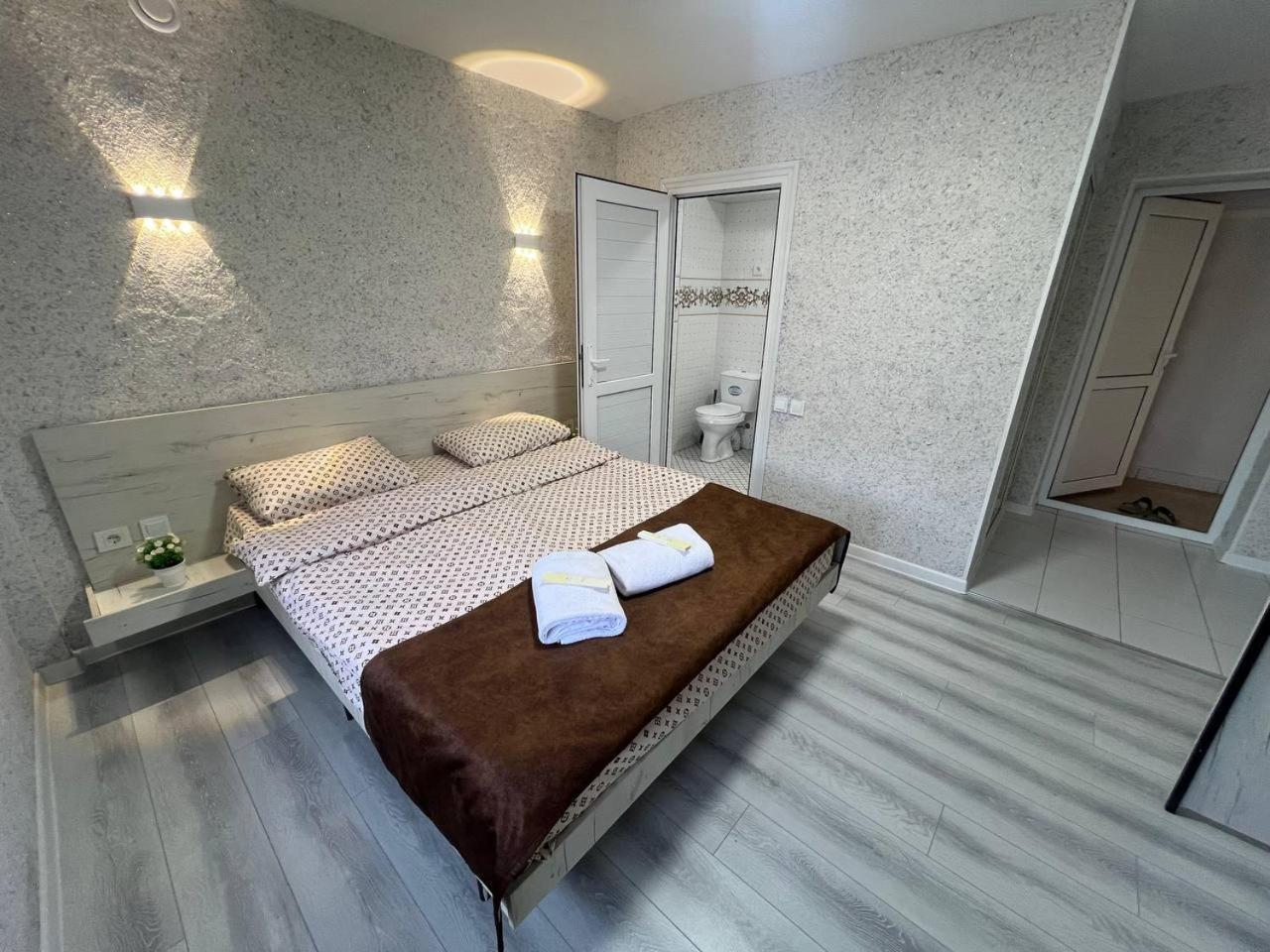 Abs Guest House أوش المظهر الخارجي الصورة